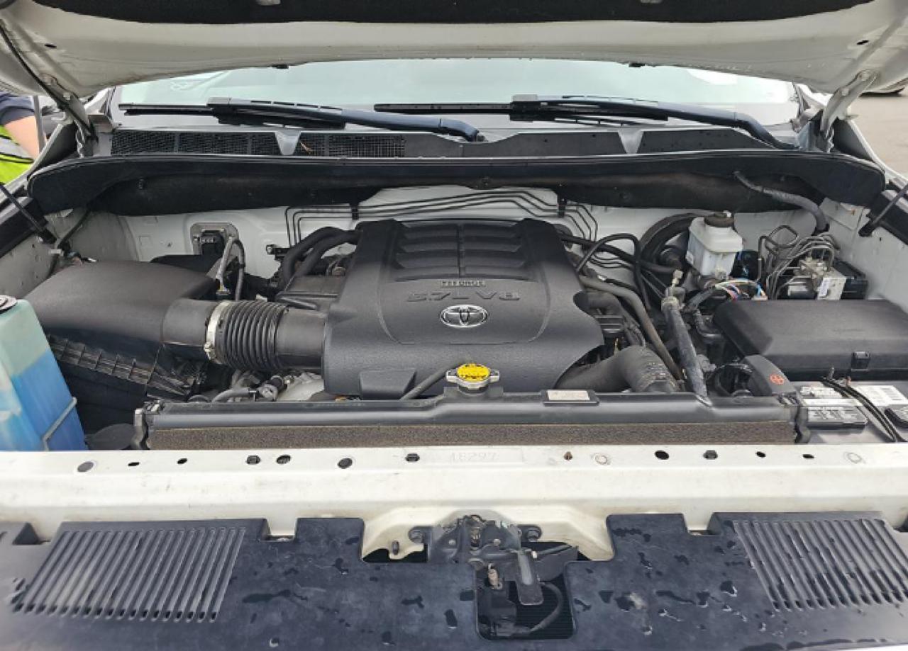 Toyota Tundra Limited 5.7L Double Cab 4WD 2016