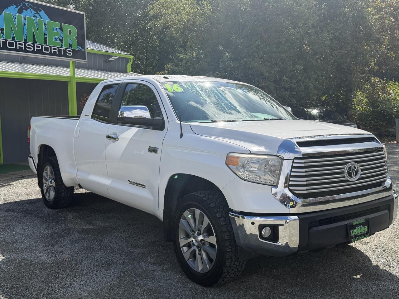 Toyota Tundra Limited 5.7L Double Cab 4WD 2016