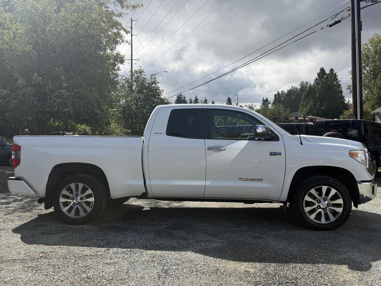 Toyota Tundra Limited 5.7L Double Cab 4WD 2016