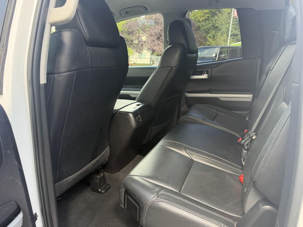 Toyota Tundra Limited 5.7L Double Cab 4WD 2016