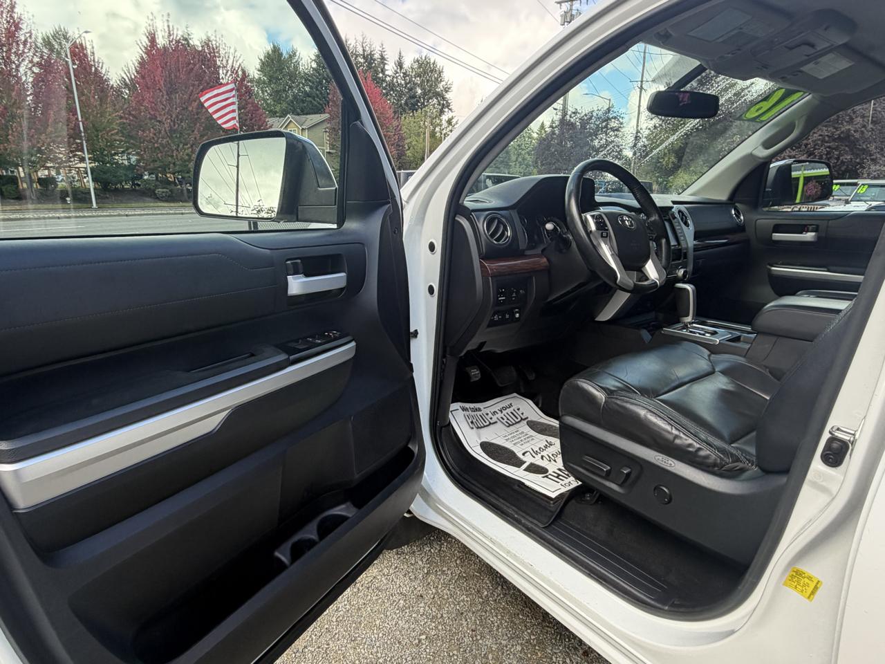 Toyota Tundra Limited 5.7L Double Cab 4WD 2016