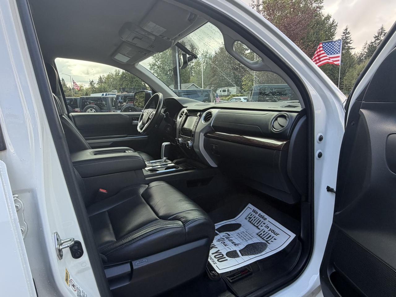Toyota Tundra Limited 5.7L Double Cab 4WD 2016