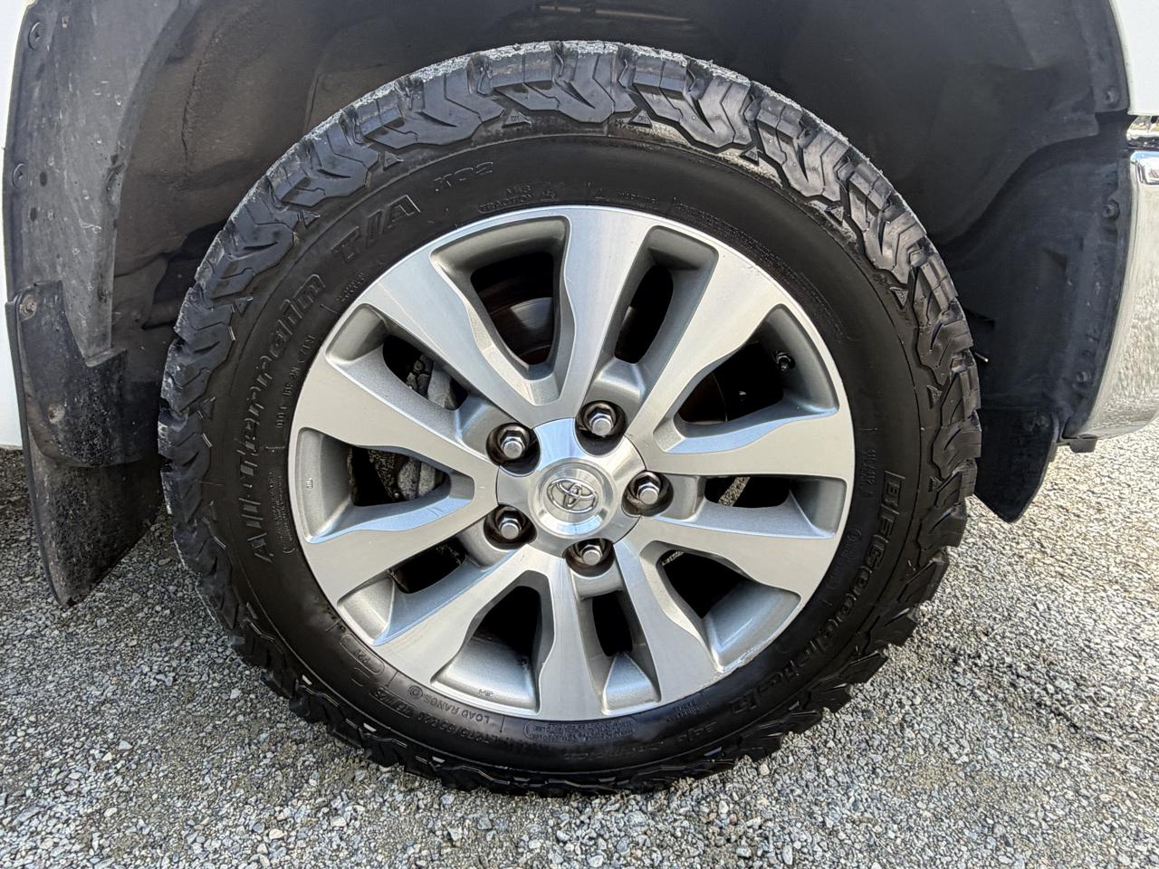 Toyota Tundra Limited 5.7L Double Cab 4WD 2016