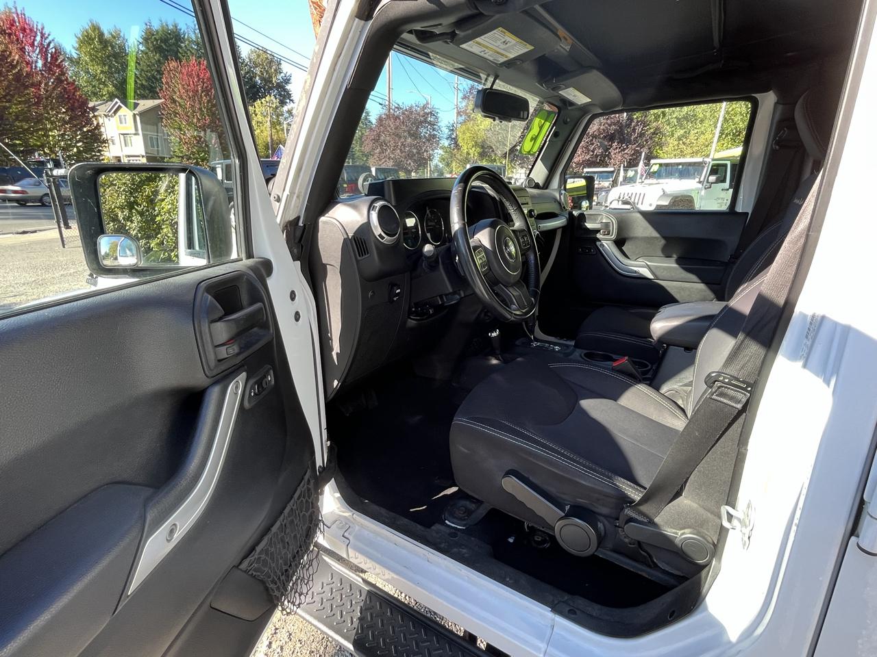 Jeep Wrangler Unlimited Sahara 4WD 2013