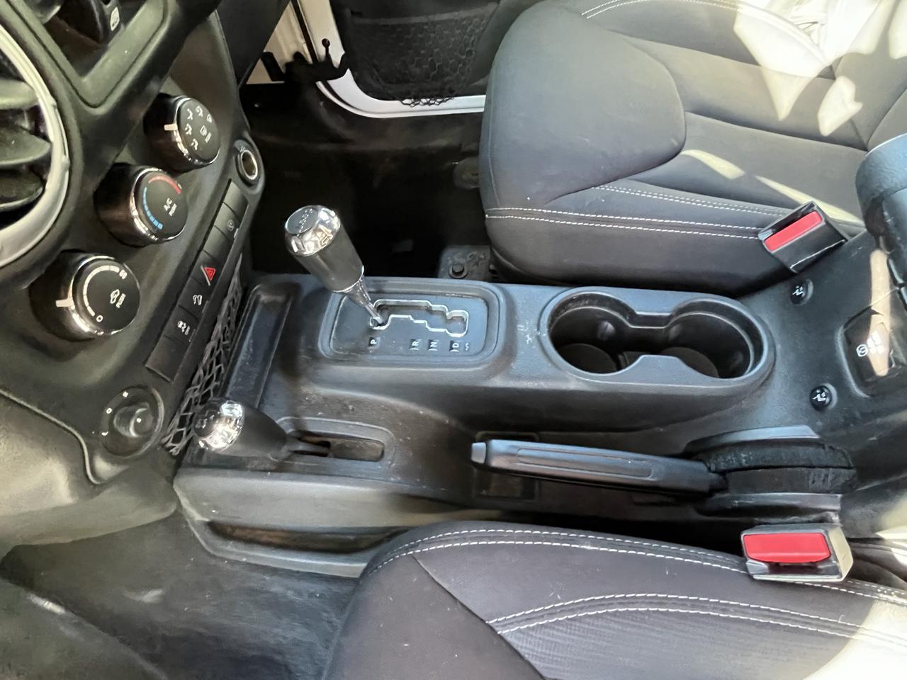 Jeep Wrangler Unlimited Sahara 4WD 2013