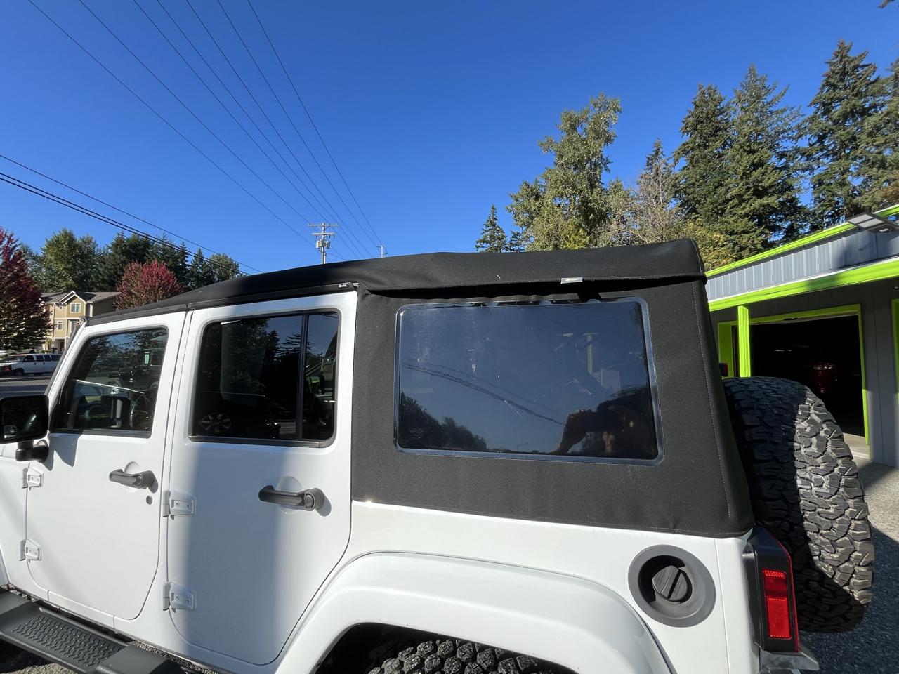 Jeep Wrangler Unlimited Sahara 4WD 2013