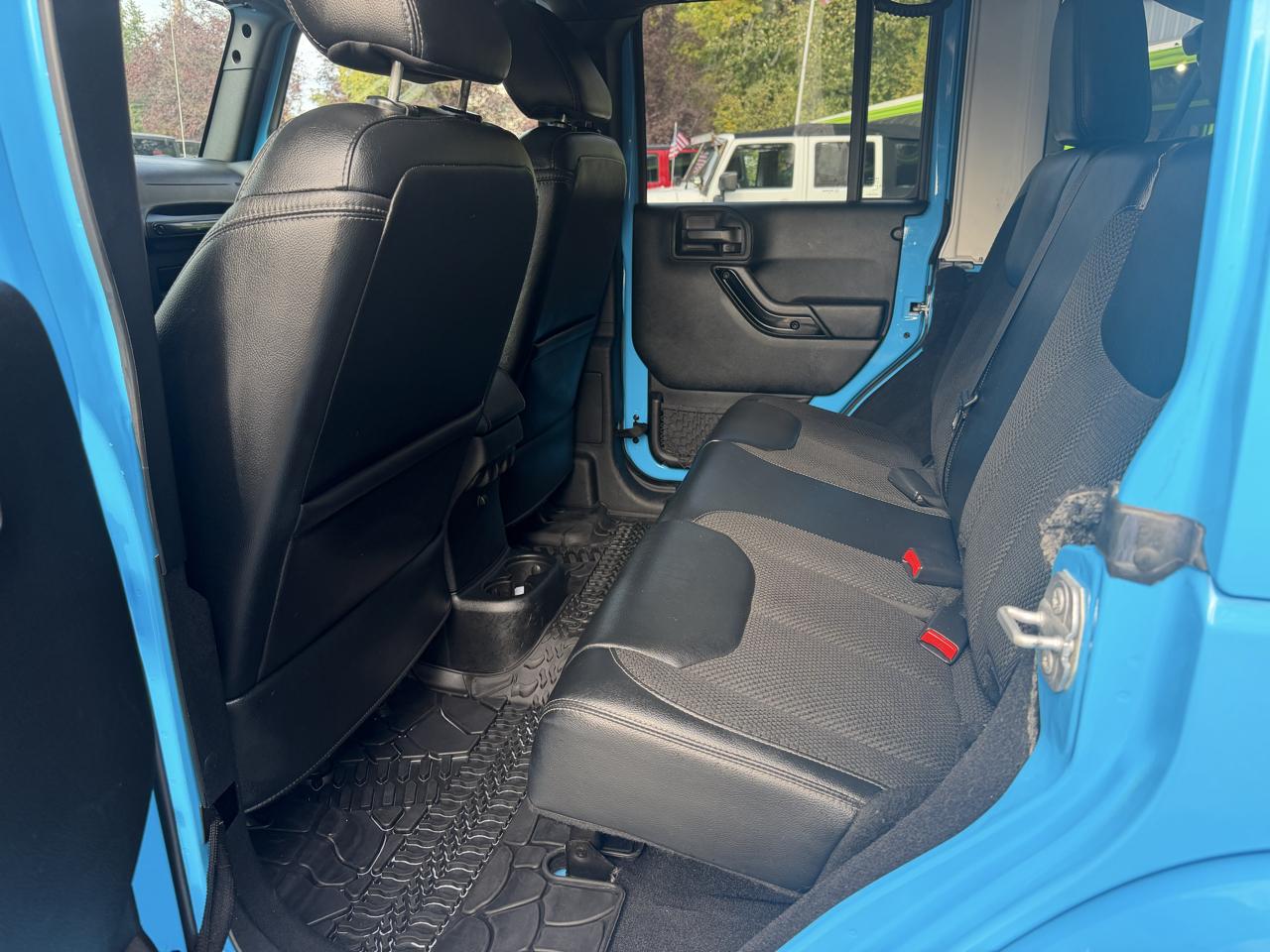Jeep Wrangler Unlimited Sahara 4WD 2017