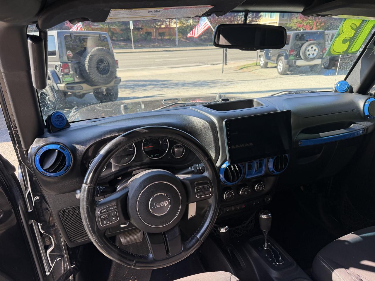 Jeep Wrangler Unlimited Sahara 4WD 2013