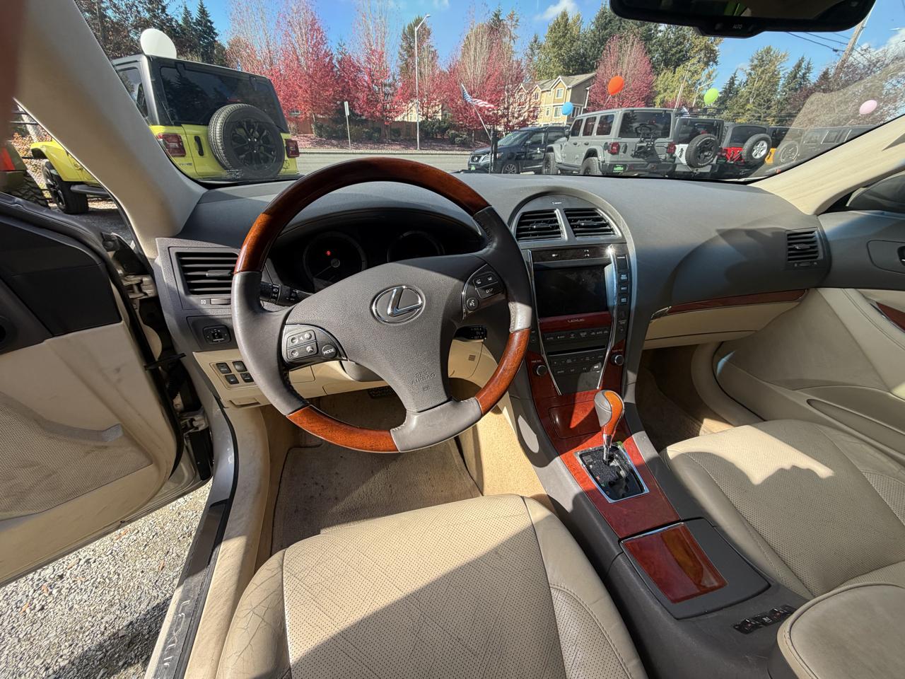 Lexus ES 350 Sedan 2012