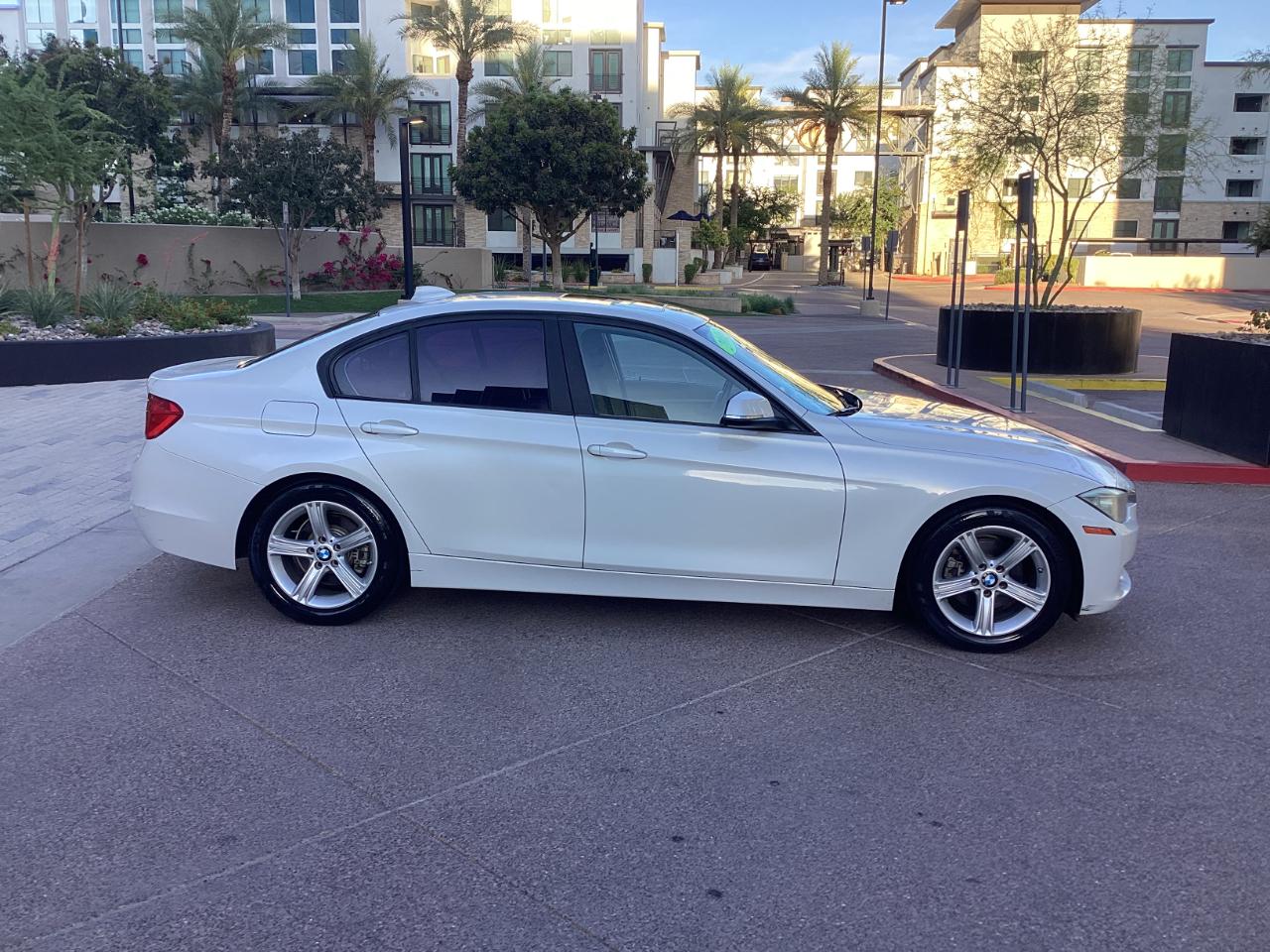 BMW 3-Series 320i Sedan 2015