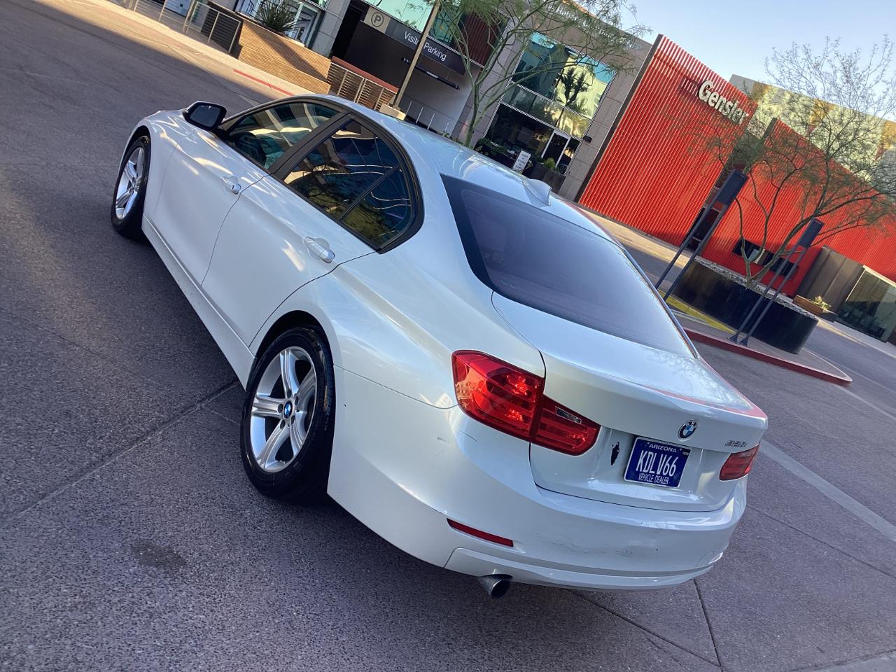BMW 3-Series 320i Sedan 2015
