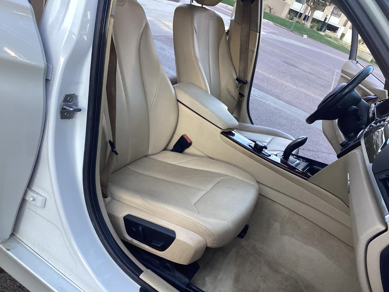 BMW 3-Series 320i Sedan 2015