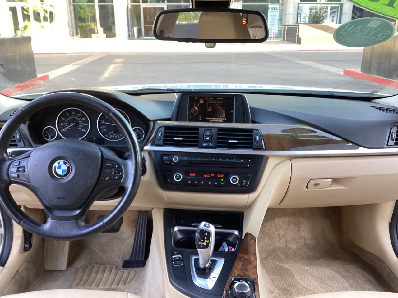 BMW 3-Series 320i Sedan 2015
