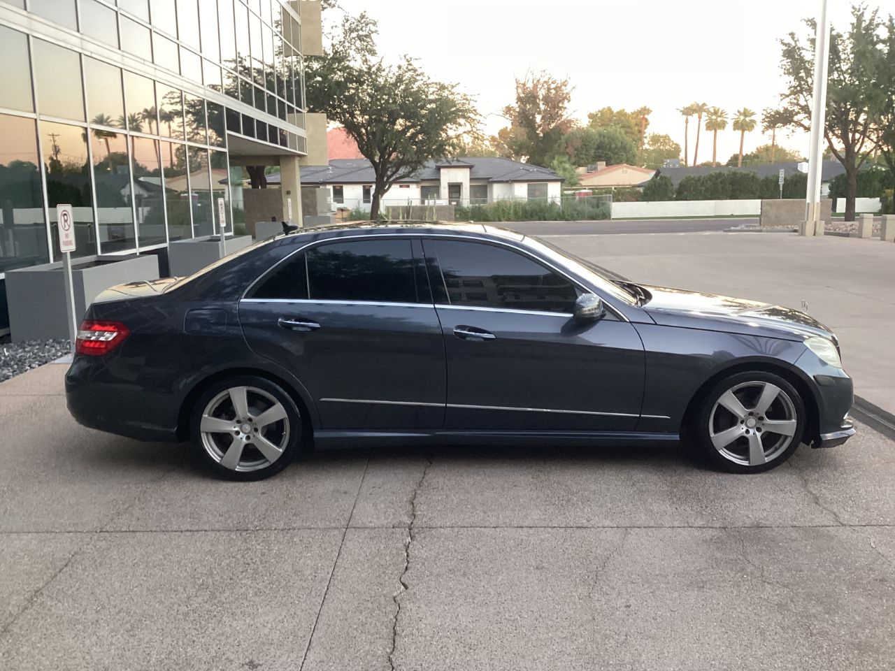 Mercedes-Benz E-Class E350 Sedan 4MATIC 2010 Mercedes-Benz E-Class E350 Sedan 4MATIC 2010