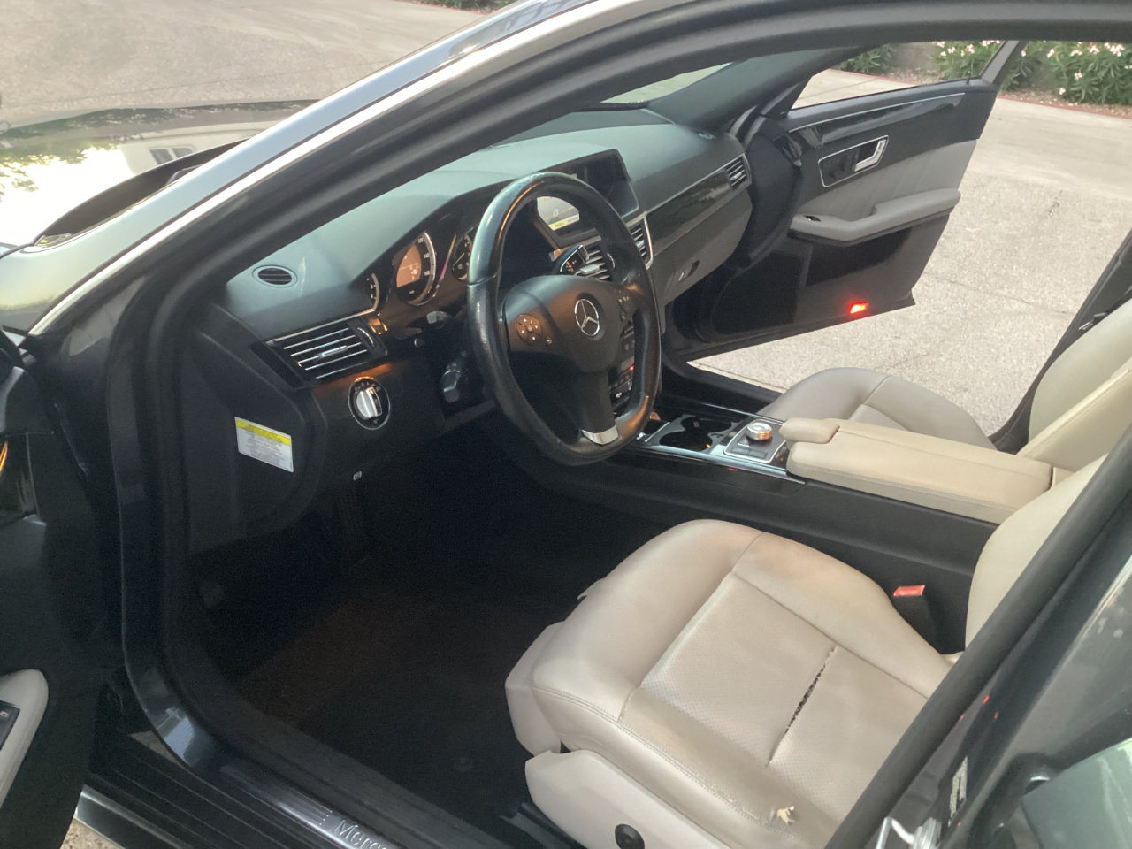 Mercedes-Benz E-Class E350 Sedan 4MATIC 2010 Mercedes-Benz E-Class E350 Sedan 4MATIC 2010