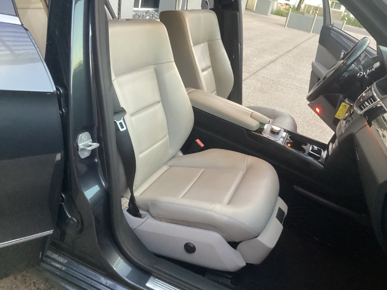 Mercedes-Benz E-Class E350 Sedan 4MATIC 2010 Mercedes-Benz E-Class E350 Sedan 4MATIC 2010