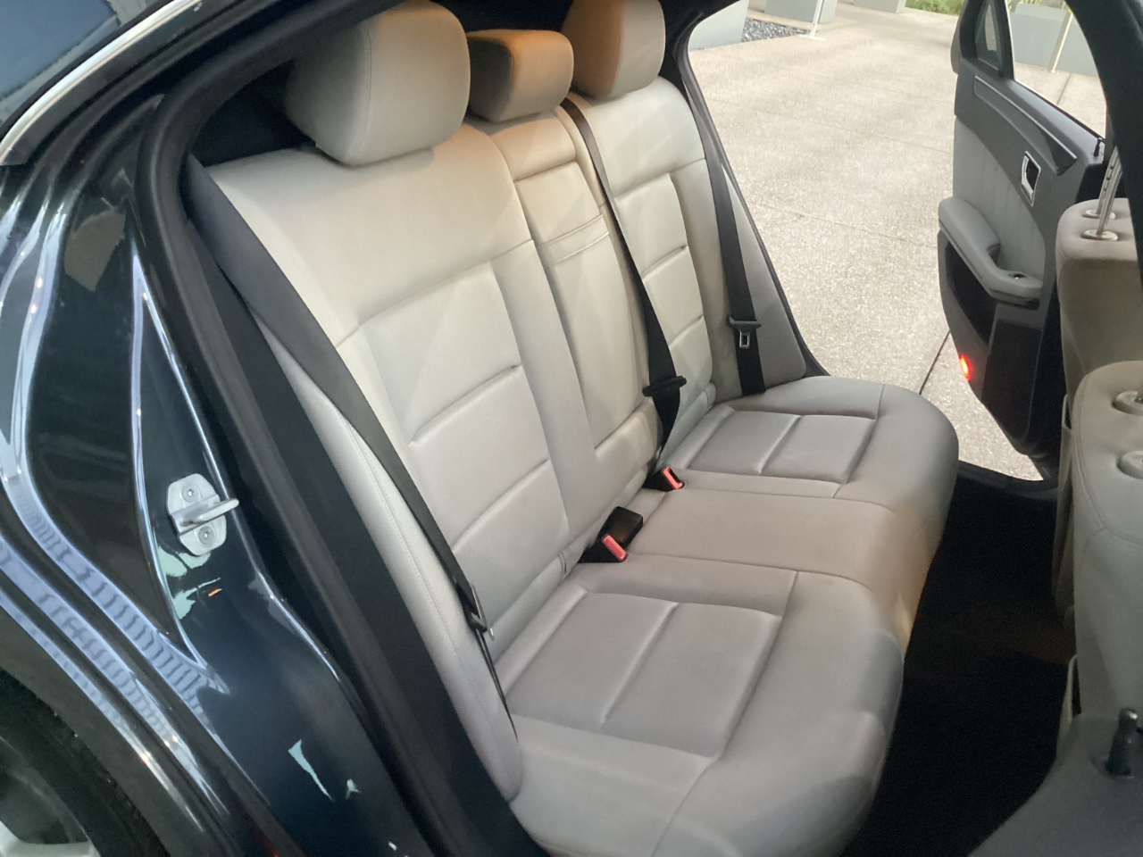 Mercedes-Benz E-Class E350 Sedan 4MATIC 2010 Mercedes-Benz E-Class E350 Sedan 4MATIC 2010