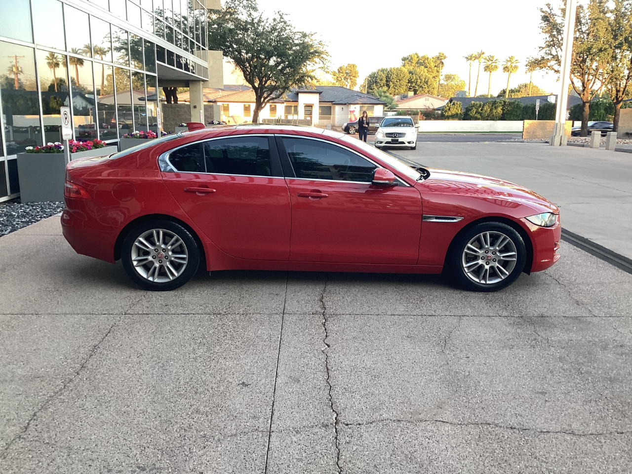 Jaguar XE 25t Premium 2019