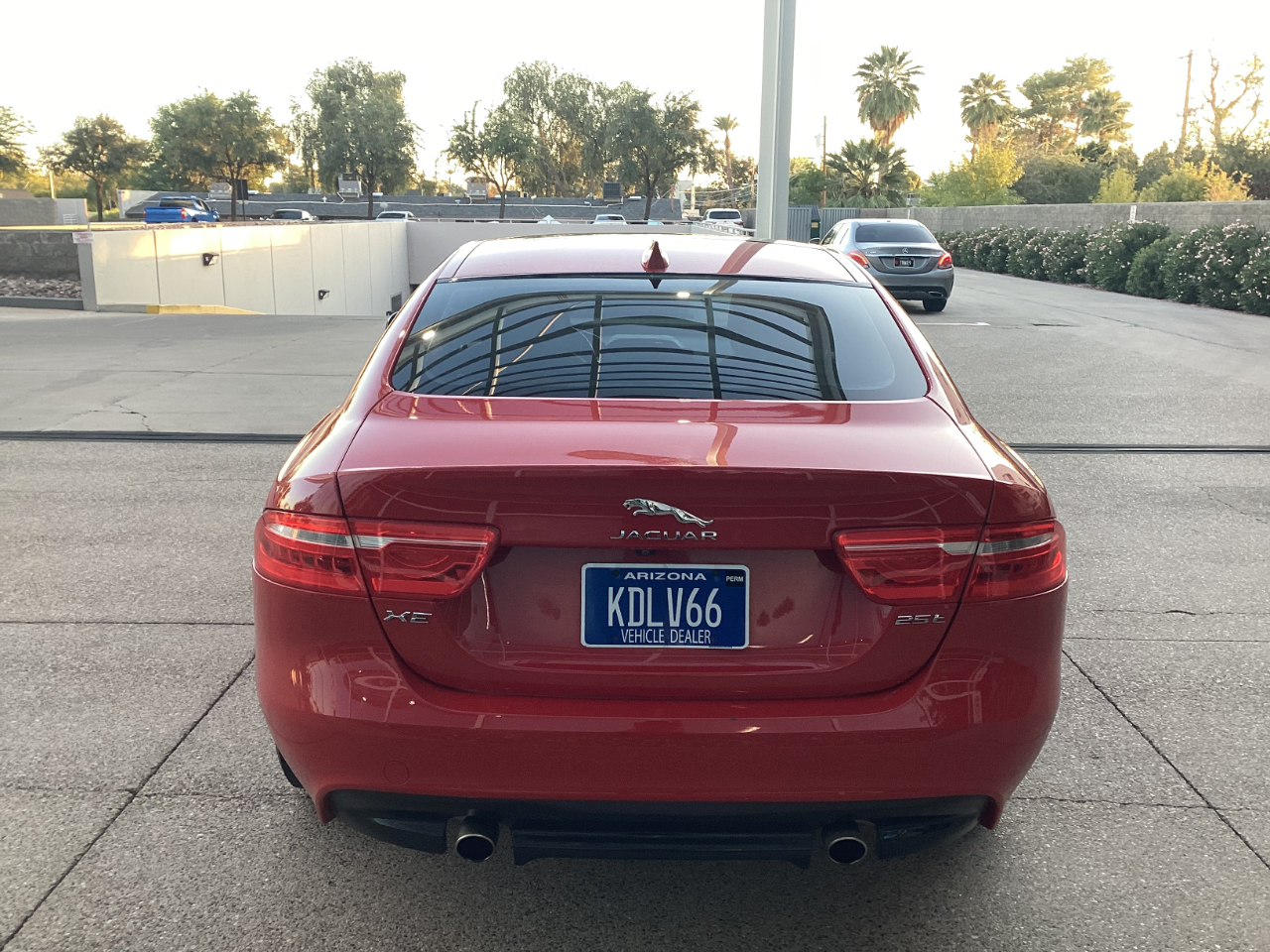 Jaguar XE 25t Premium 2019