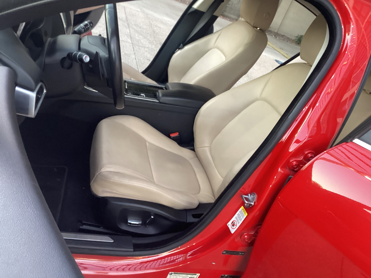 Jaguar XE 25t Premium 2019