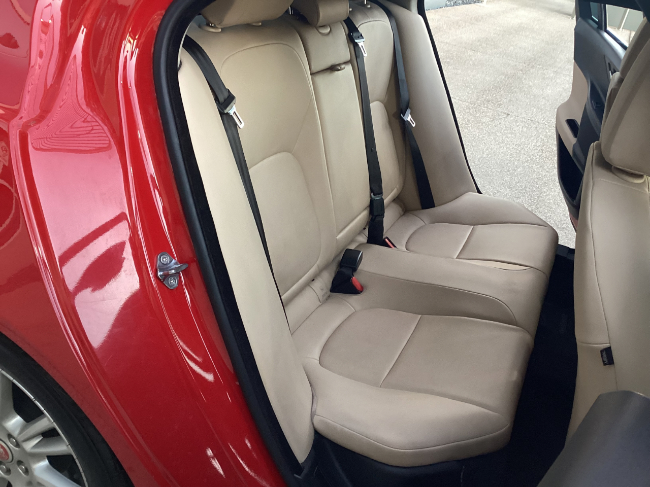 Jaguar XE 25t Premium 2019