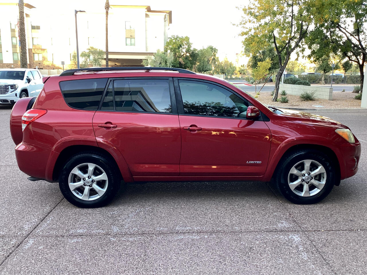 Toyota RAV4 Limited V6 2WD 2010