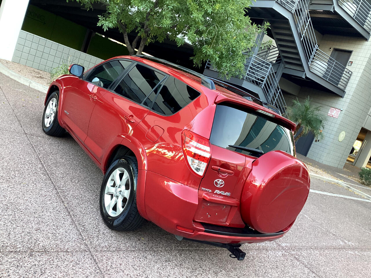 Toyota RAV4 Limited V6 2WD 2010