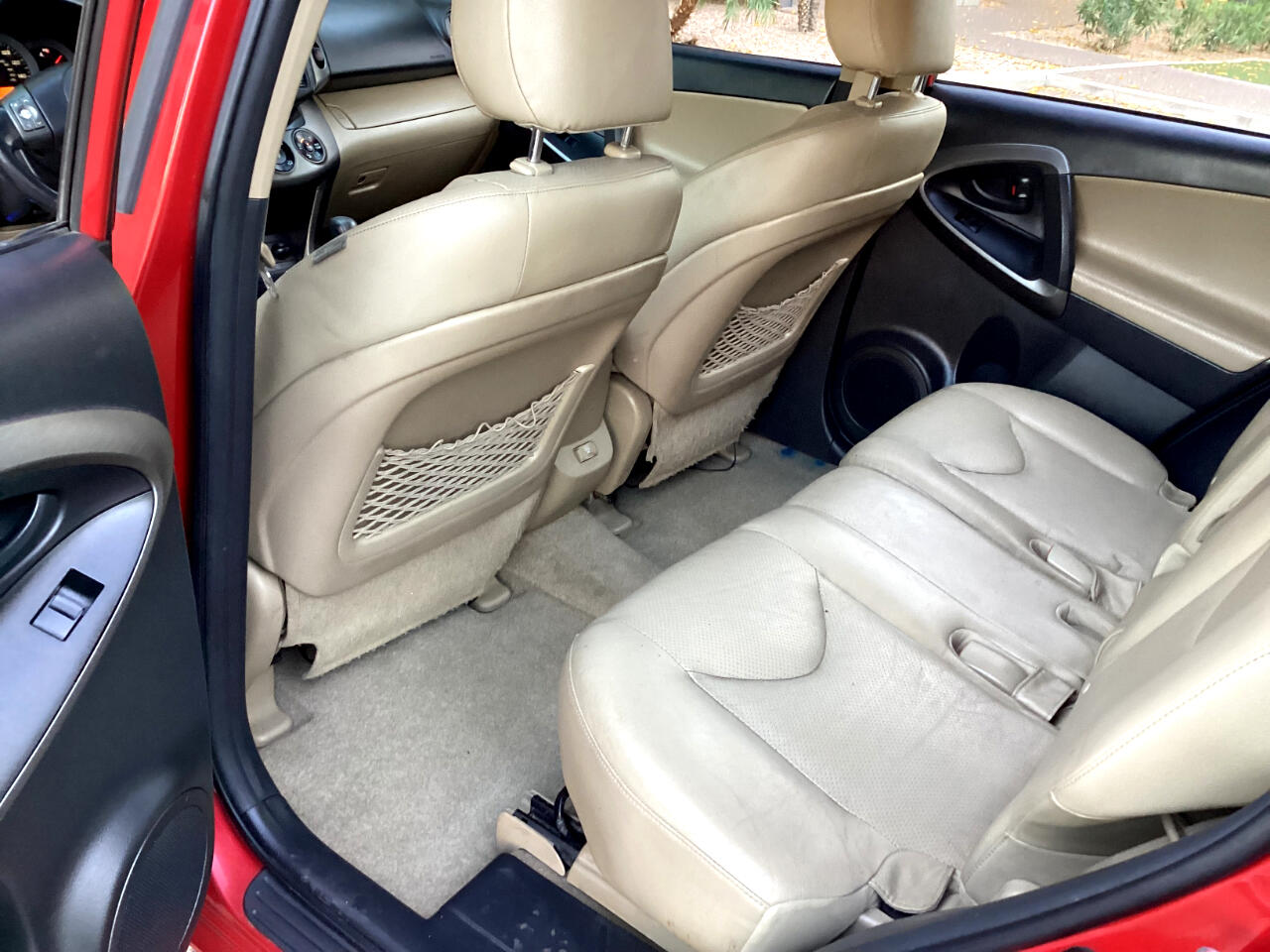 Toyota RAV4 Limited V6 2WD 2010