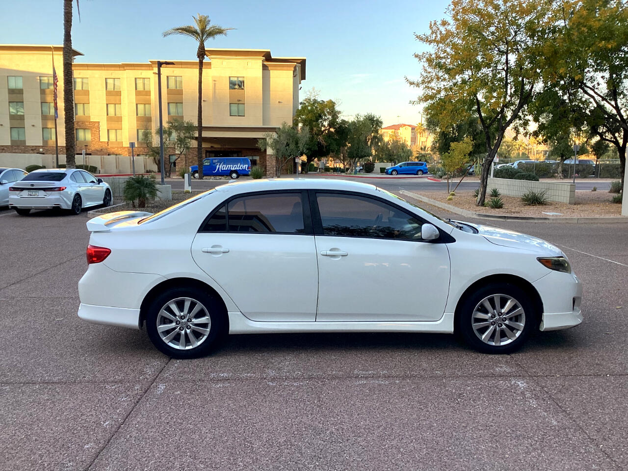 Toyota Corolla Base 5-Speed MT 2010