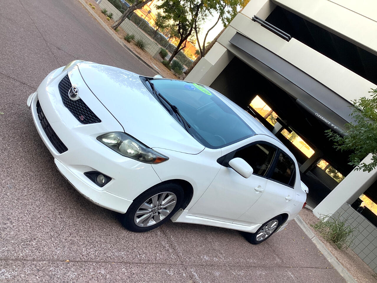 Toyota Corolla Base 5-Speed MT 2010