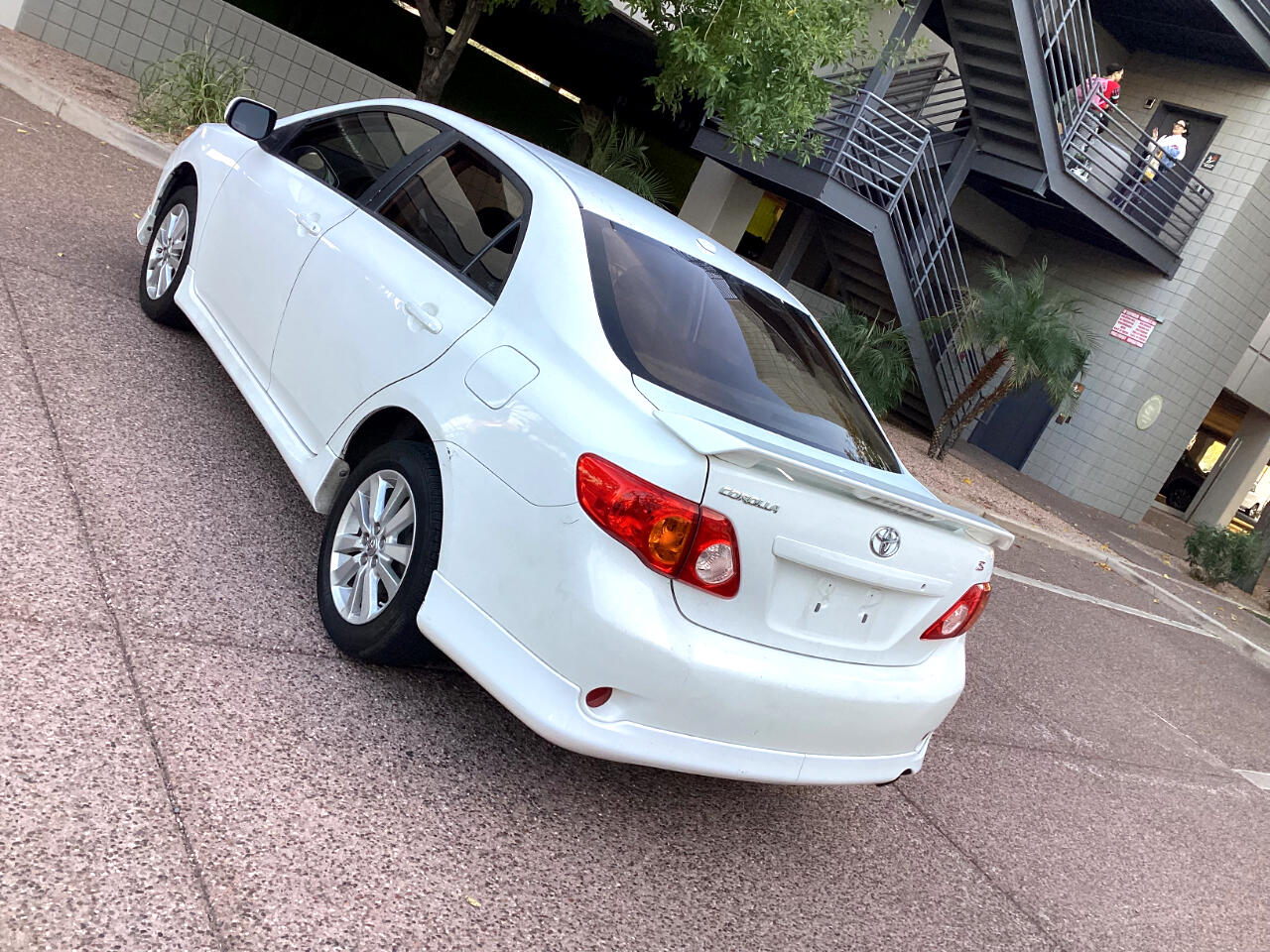 Toyota Corolla Base 5-Speed MT 2010