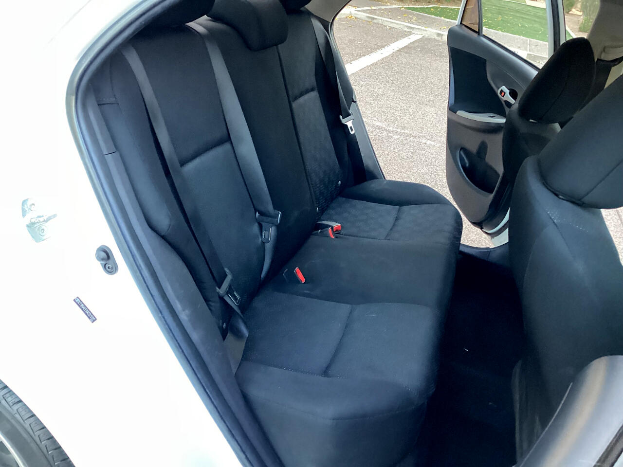 Toyota Corolla Base 5-Speed MT 2010