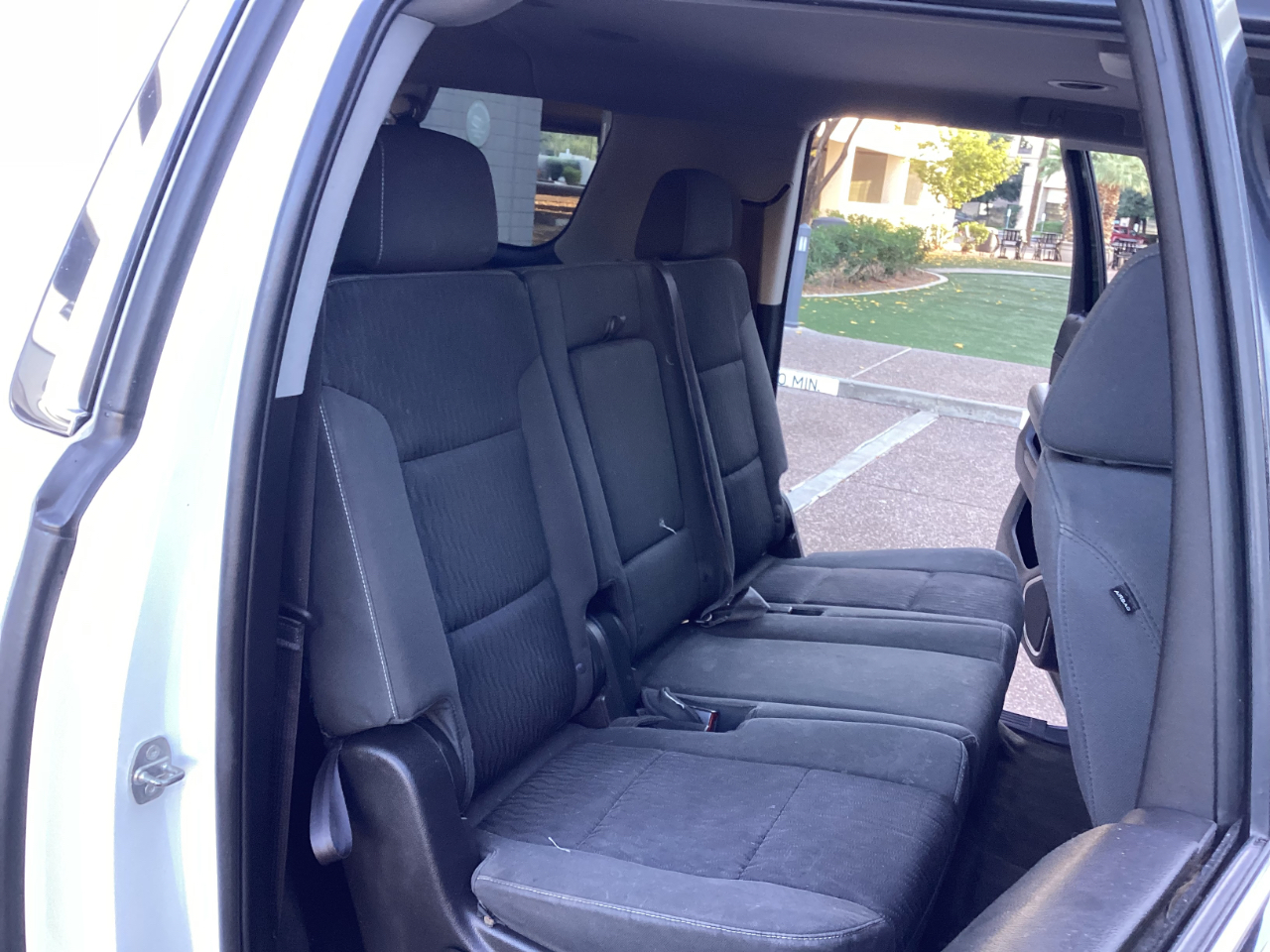 Chevrolet Suburban LS 2WD 2015