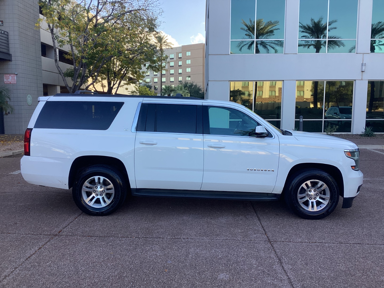Chevrolet Suburban LS 2WD 2015