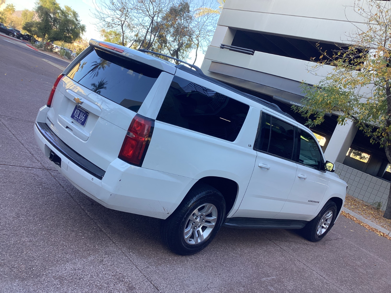 Chevrolet Suburban LS 2WD 2015