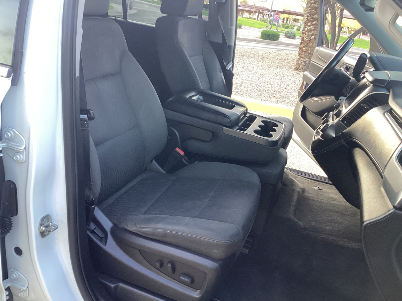 Chevrolet Suburban LS 2WD 2015