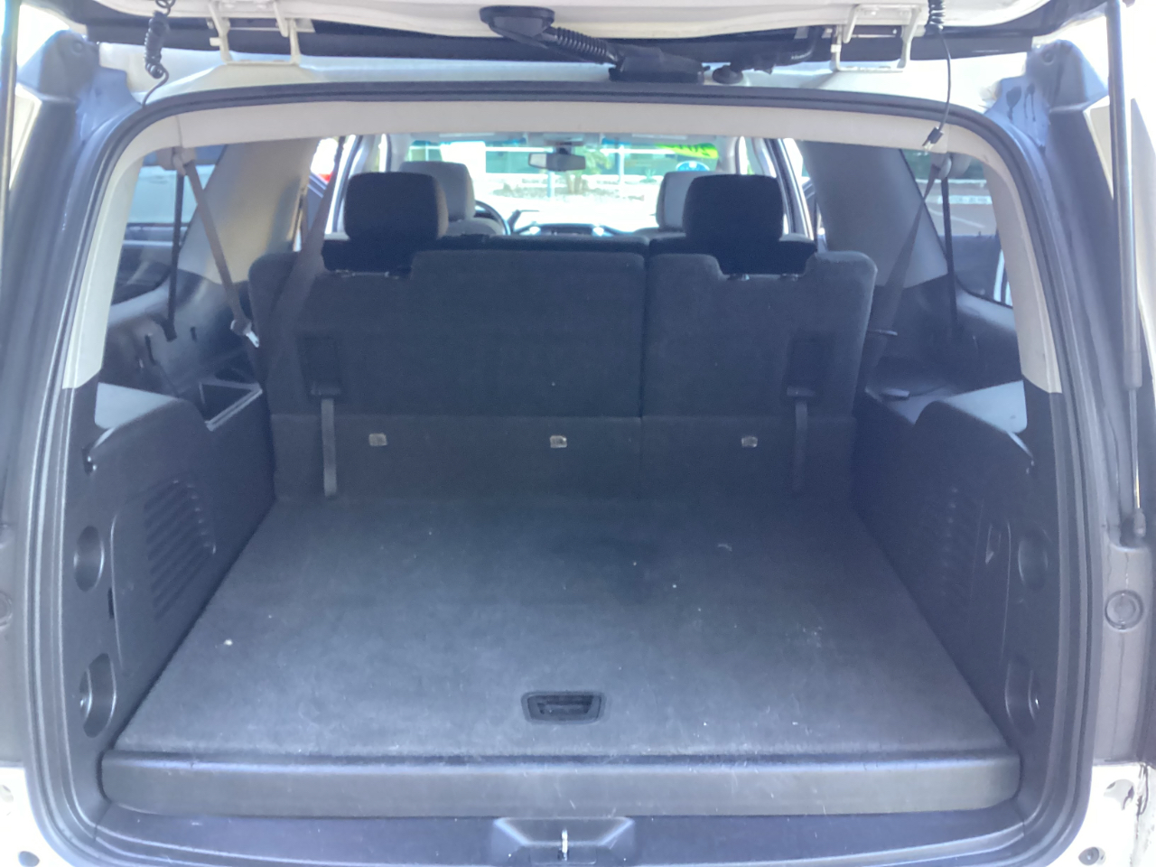 Chevrolet Suburban LS 2WD 2015