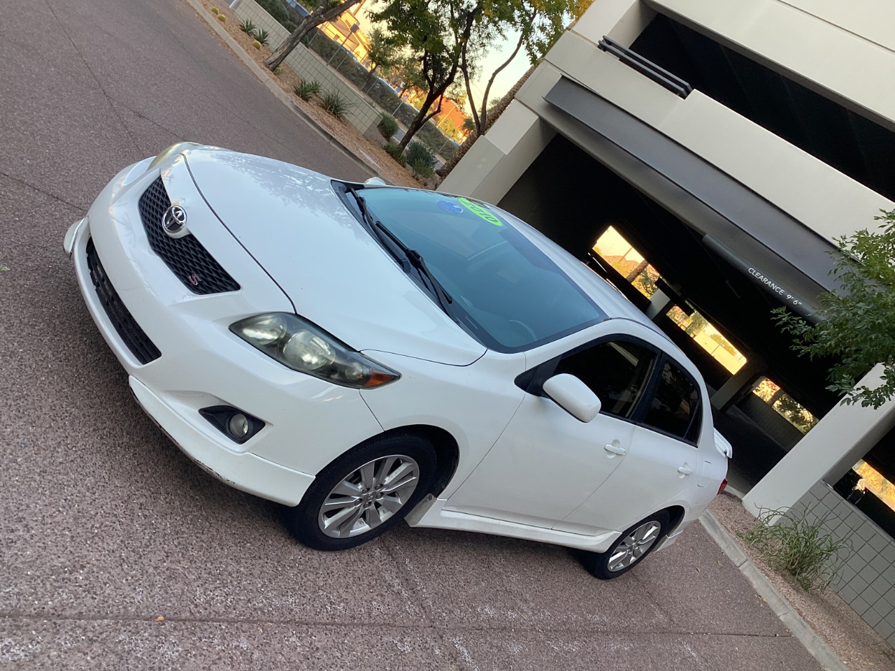 Toyota Corolla Base 5-Speed MT 2010