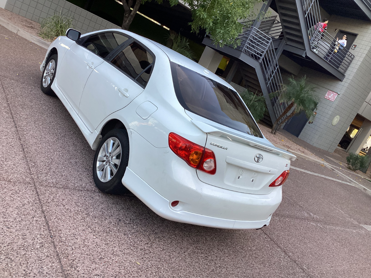 Toyota Corolla Base 5-Speed MT 2010