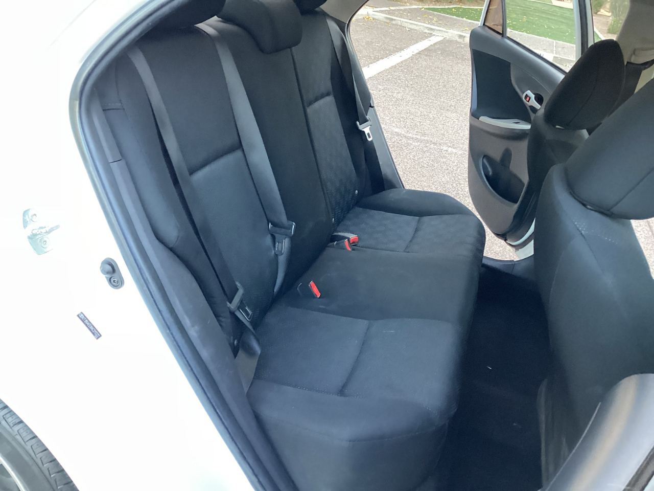 Toyota Corolla Base 5-Speed MT 2010