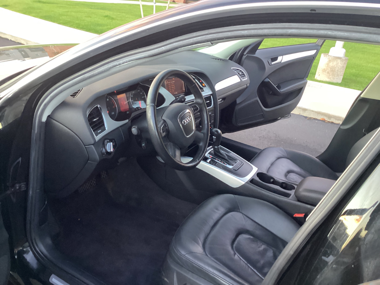 Audi A4 2.0 T Sedan FrontTrak Multitronic 2011