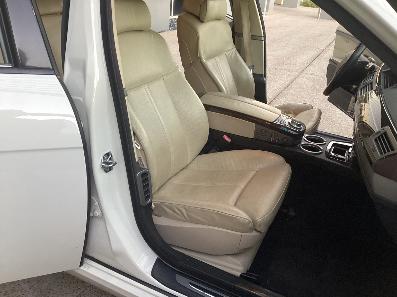 BMW 7-Series 750i 2008