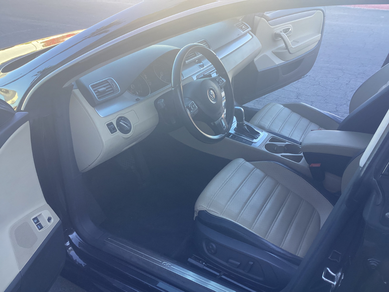 Volkswagen CC Sport w/Lighting Package 2013