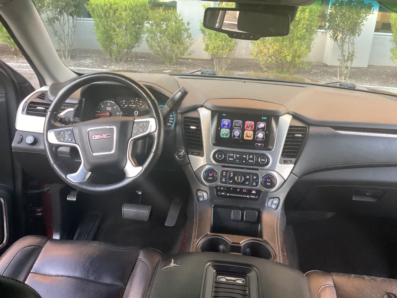 GMC Yukon XL SLT 2WD 2017