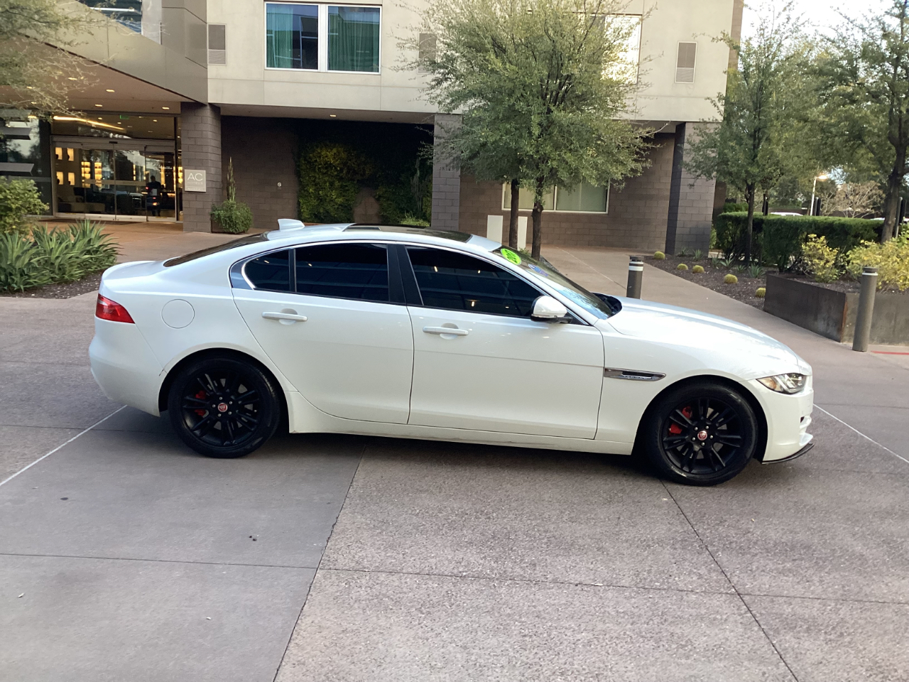 Jaguar XE 25t Premium 2017