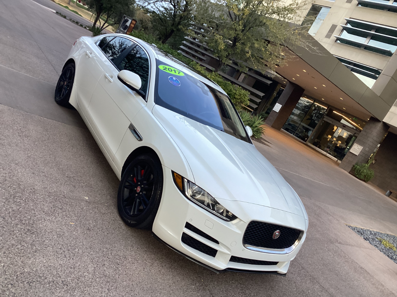 Jaguar XE 25t Premium 2017