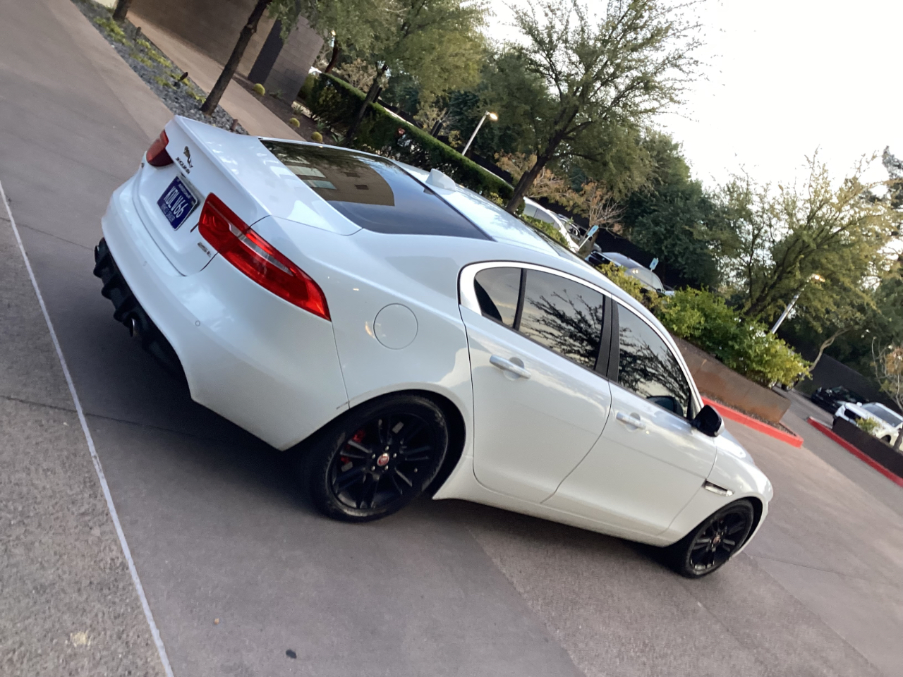 Jaguar XE 25t Premium 2017