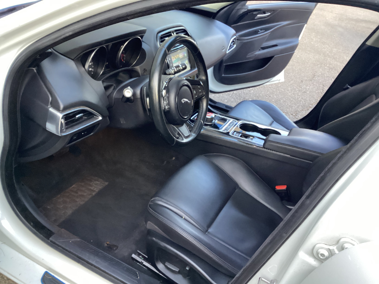 Jaguar XE 25t Premium 2017