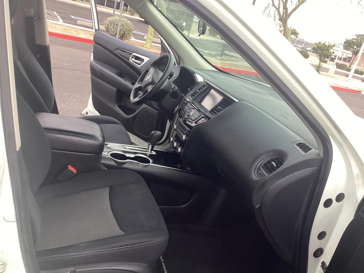 Nissan Pathfinder S 2WD 2018