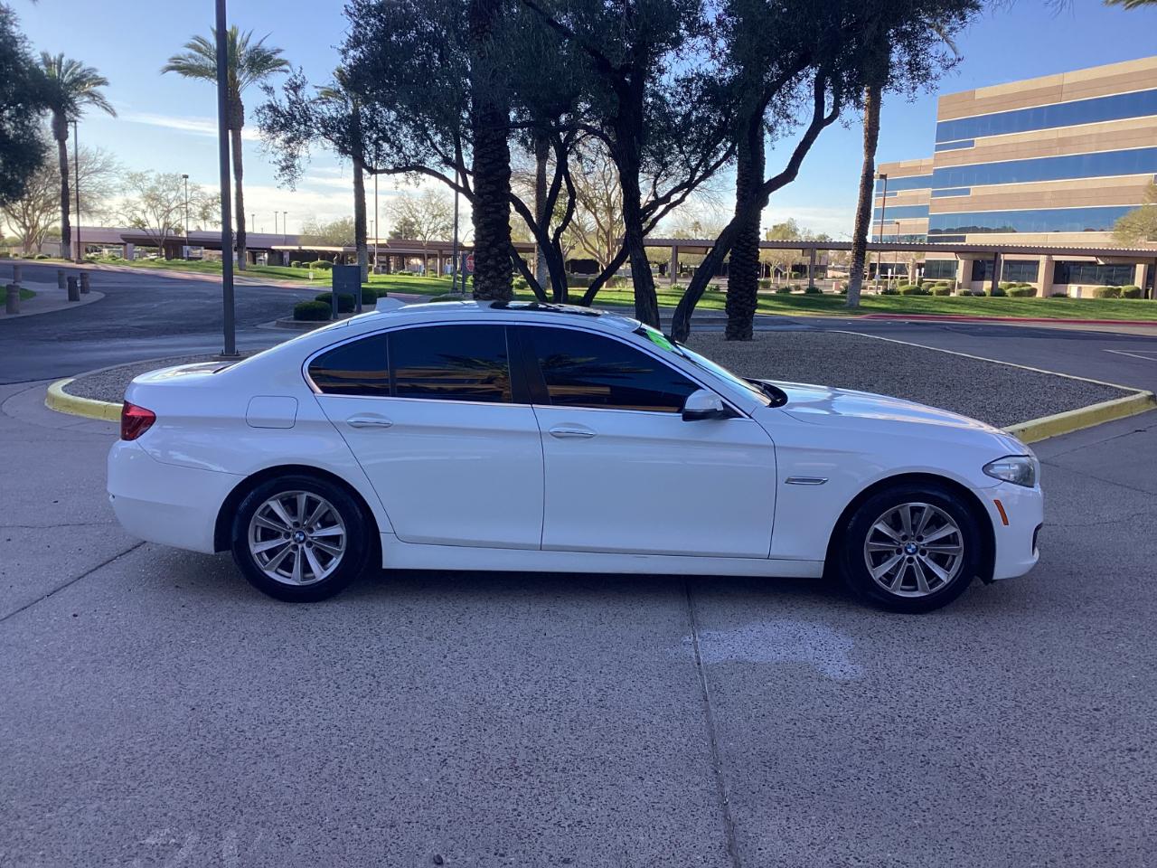 BMW 5-Series 528i 2016